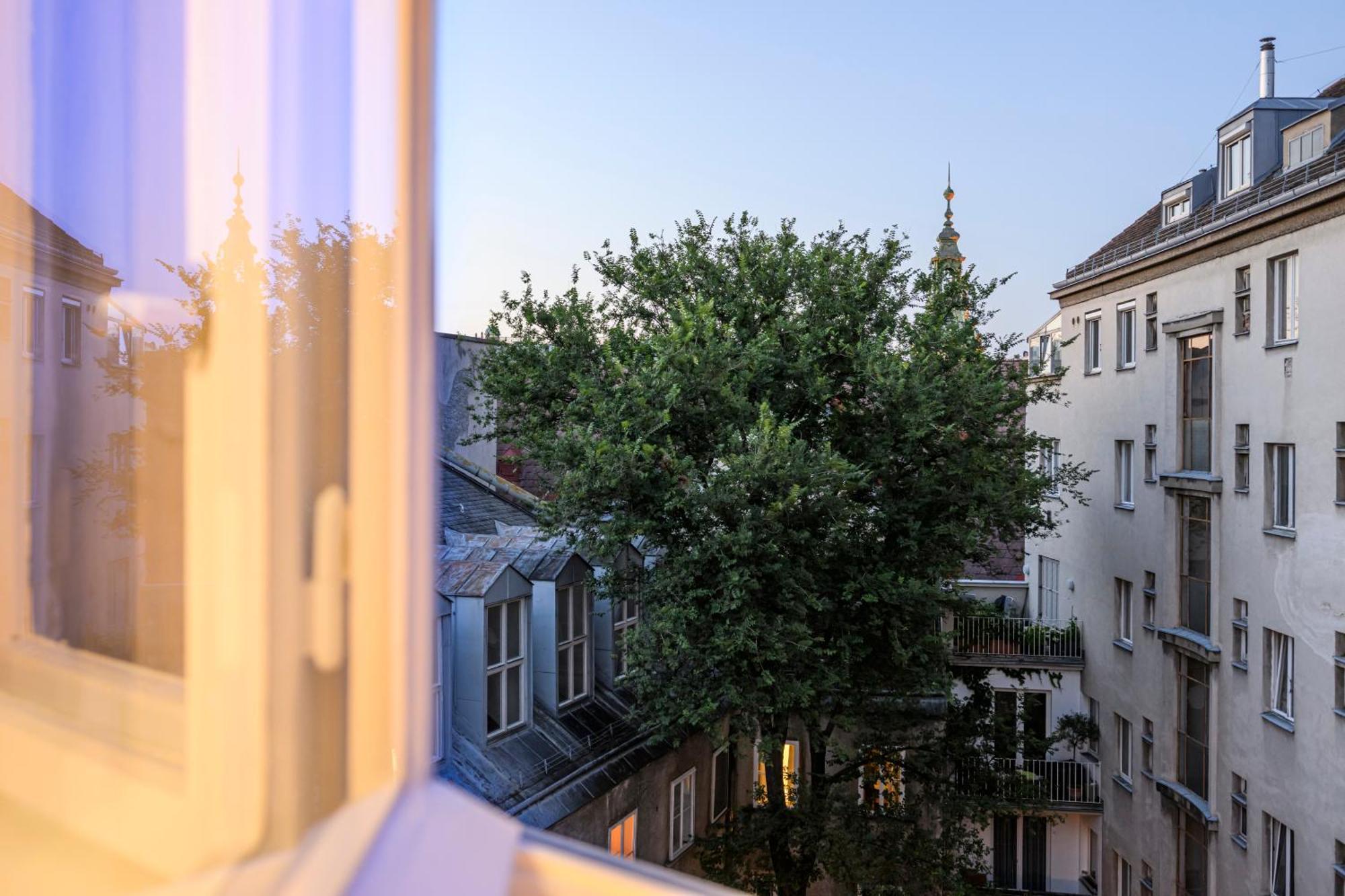 Palais Palffy Suits Vienna Exterior photo