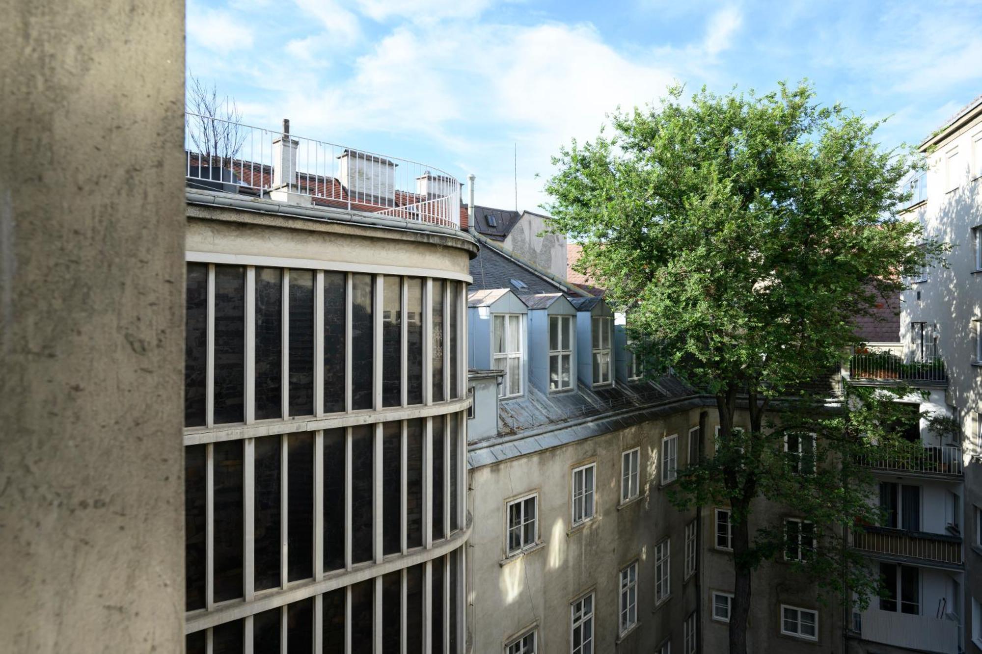 Palais Palffy Suits Vienna Exterior photo